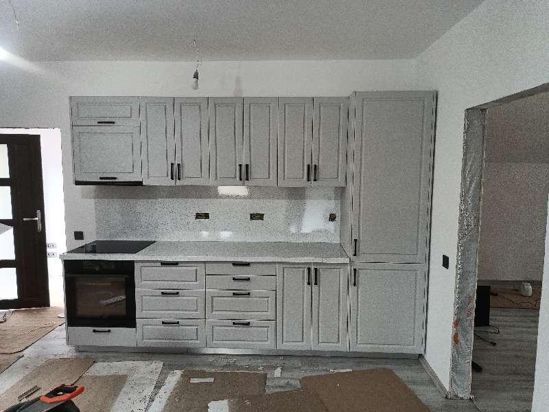 Ofer servicii de montaj uși parchet plintă si mobila bucătărie (3/5)