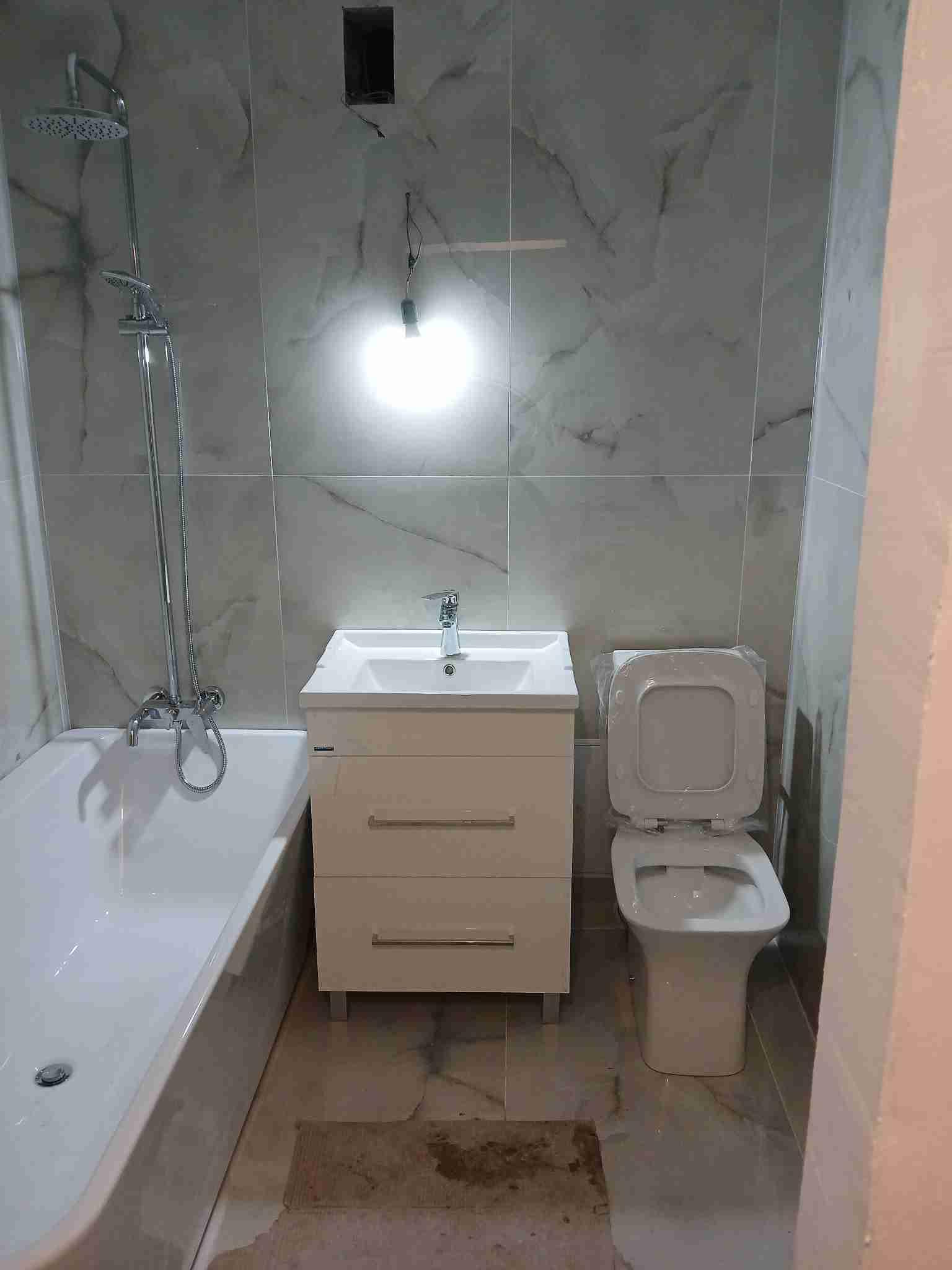 Firmă de instalații sanitare și termice (2/3)