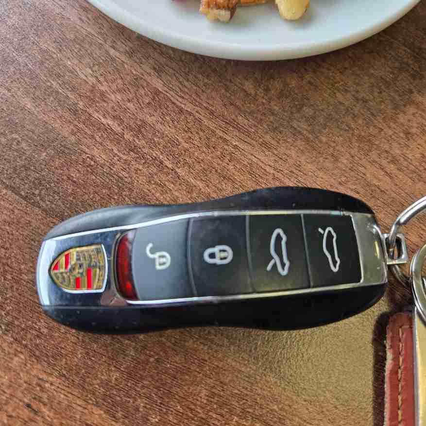 Deblocari auto Iasi. Lacatus auto Iasi. (1/3)