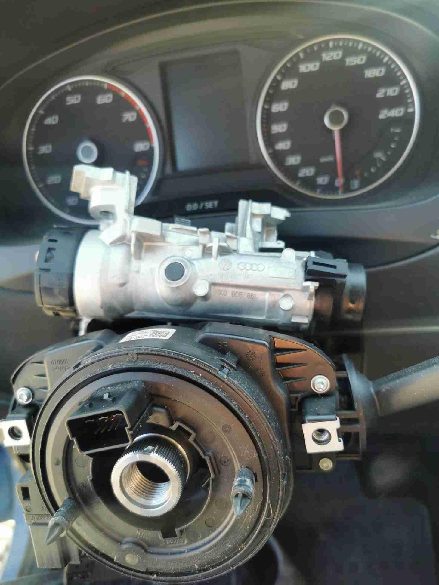 Deblocari auto Iasi. Lacatus auto Iasi. (3/3)