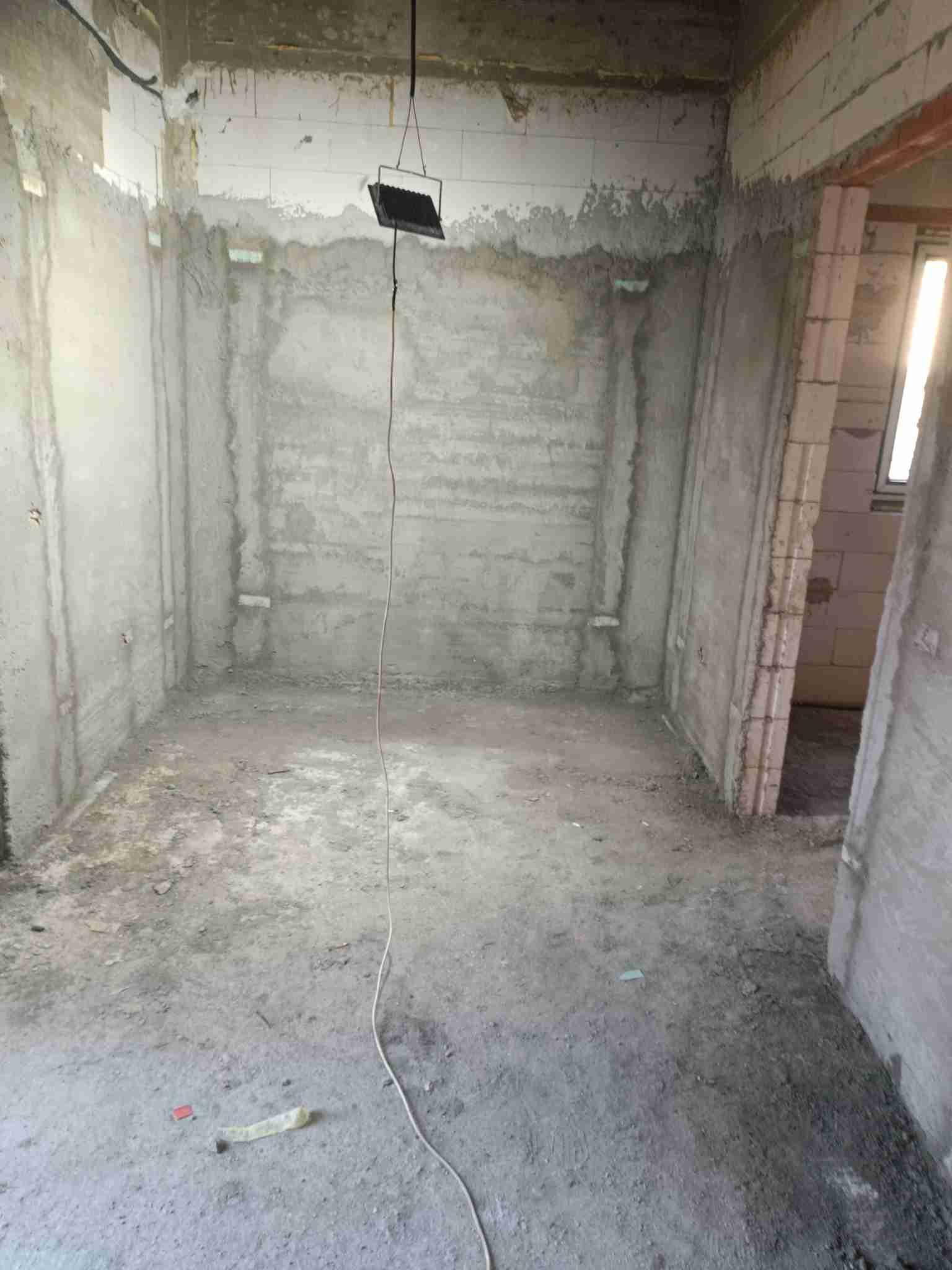 Echipa construcții - finisaje interioare, exterioare (2/3)
