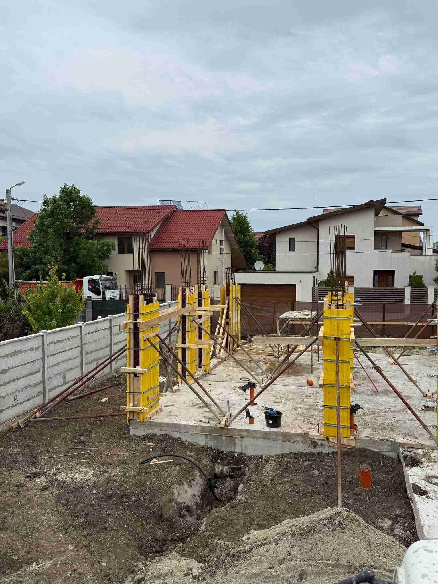 Ofer servicii finisaje interioare și exterioare și tot ceea ce ține de construcții (5/5)