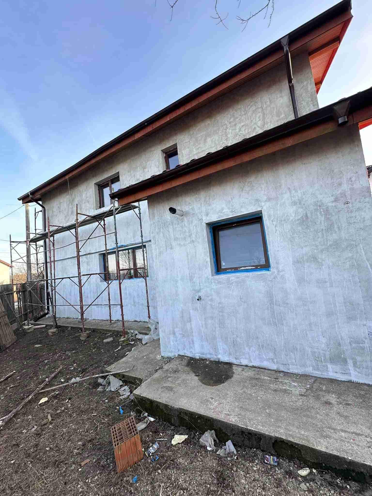 Ofer servicii finisaje interioare și exterioare și tot ceea ce ține de construcții (1/5)