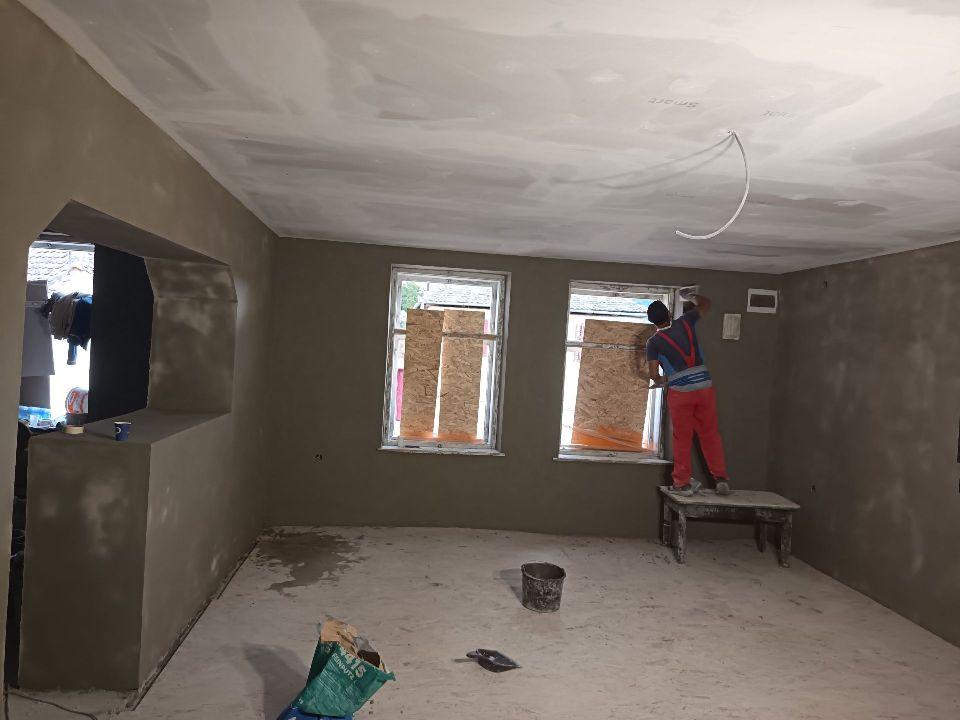 Execut lucrări de interioare - exterioare