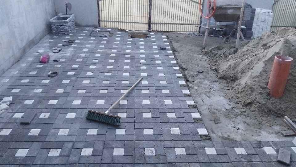 Amenajări curți (3/5)