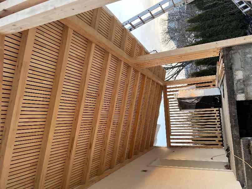 Dulgher -Fațadă ventilată decor riflaje de lemn (4/5)