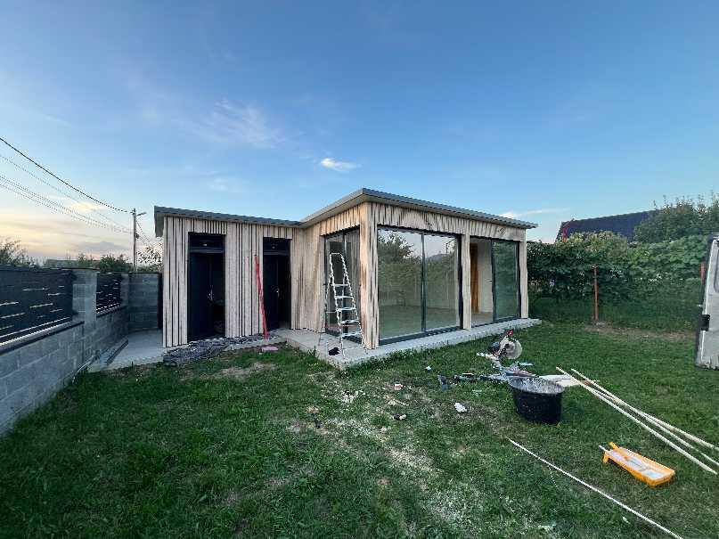 Dulgher -Fațadă ventilată decor riflaje de lemn (5/5)