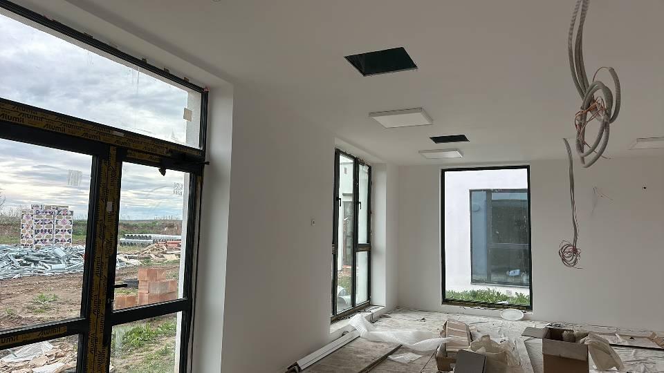 Construcii si amenajari interioare si exterioare (2/5)