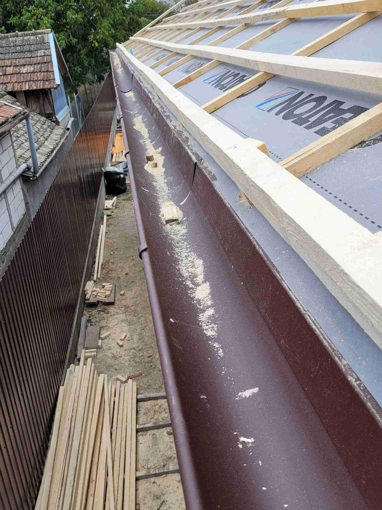 Executam acoperisuri si garduri (1/5)