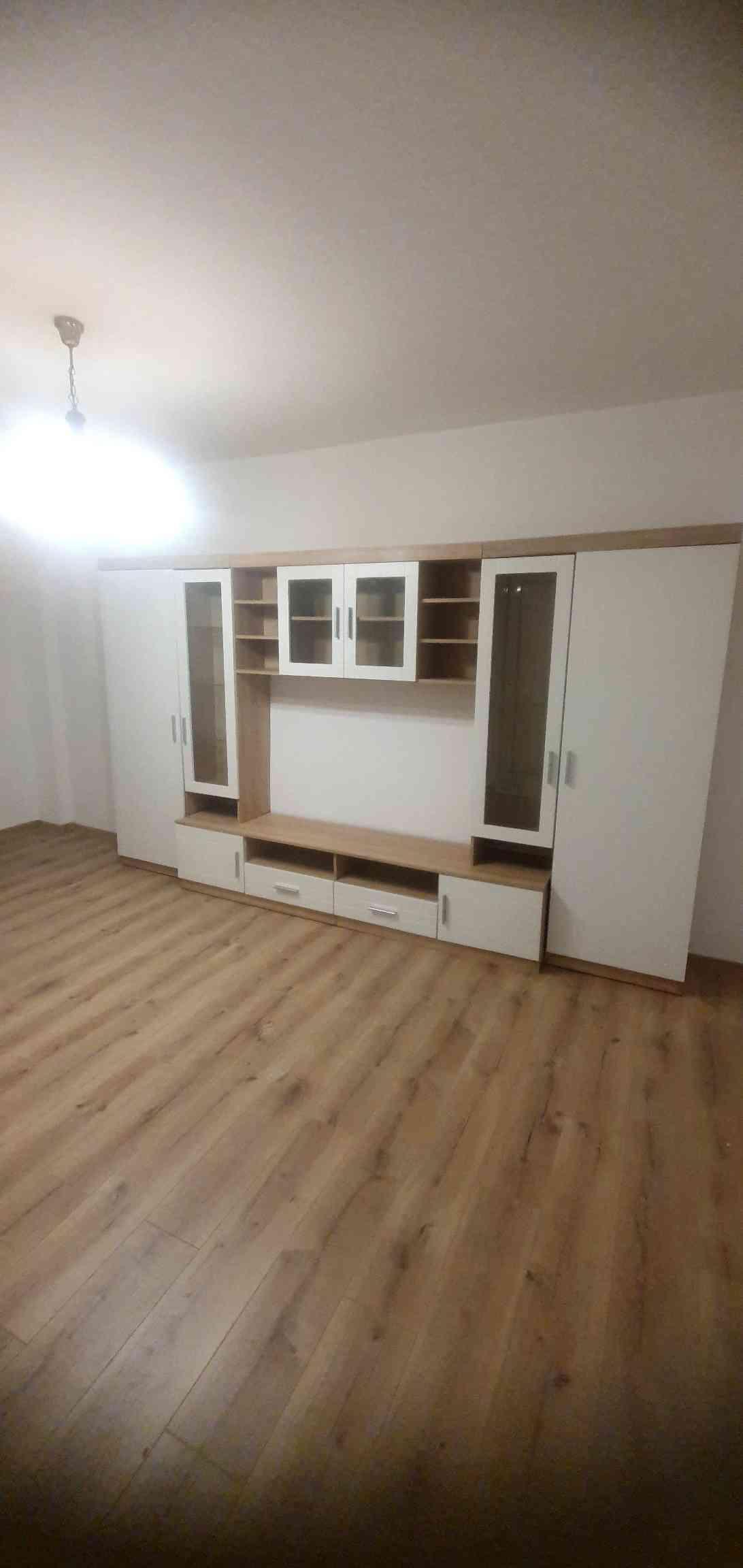 Montaj mobilier (3/4)
