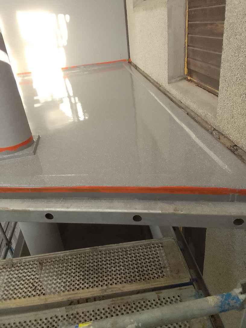 Servicii de construcții și amenajări interioare și exterioare (4/5)